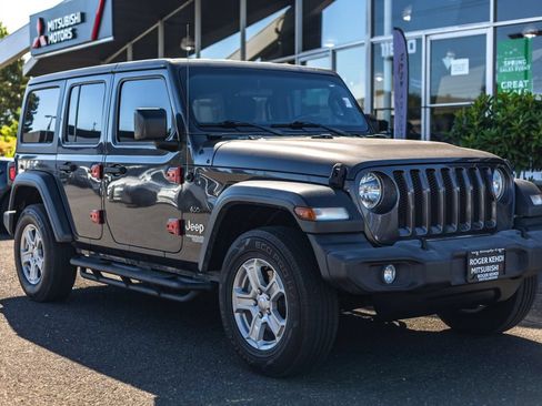 Used 2018 Jeep Wrangler Unlimited Sport S AWD/4WD image 6