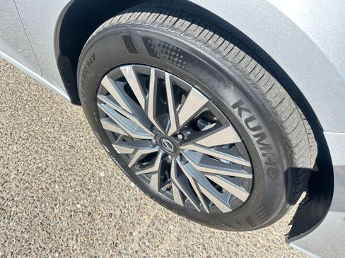 Used 2024 Nissan Altima 2.5 SV image 30