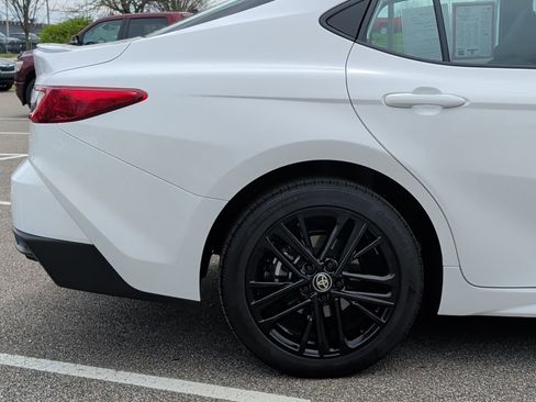 Used 2025 Toyota Camry SE w/ Convenience Package image 10