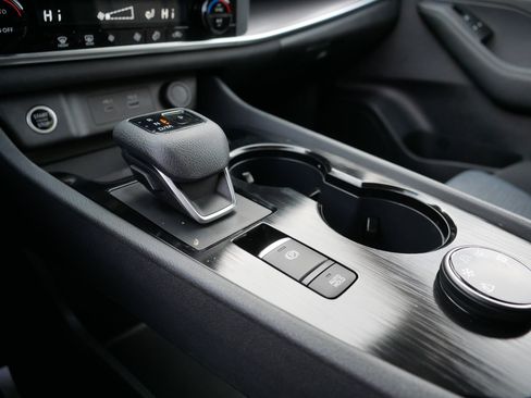 Certified 2023 Nissan Rogue SV image 24