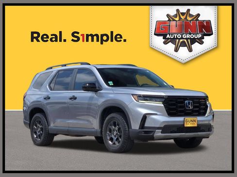 Used 2025 Honda Pilot TrailSport image 1