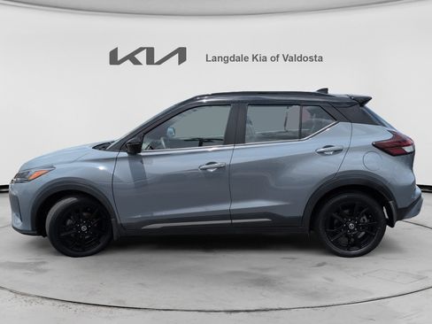 Used 2021 Nissan Kicks SR w/ SR Premium Package FWD image 10