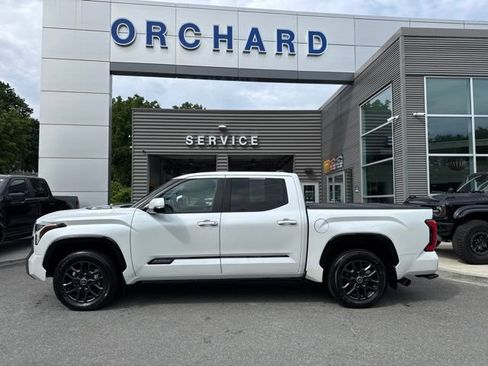 Used 2024 Toyota Tundra Platinum AWD/4WD image 2