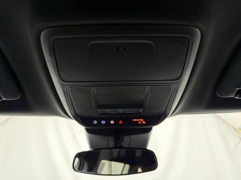 Used 2025 GMC Acadia Elevation image 39