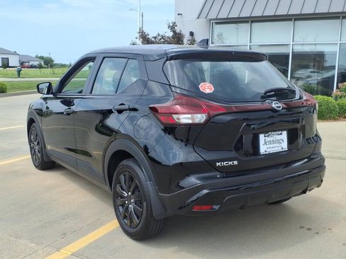 Used 2025 Nissan Kicks Play S FWD image 3
