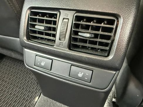 Used 2016 Subaru Outback 2.5i Limited AWD/4WD image 20