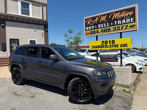 Used 2017 Jeep Grand Cherokee Altitude RWD image 31