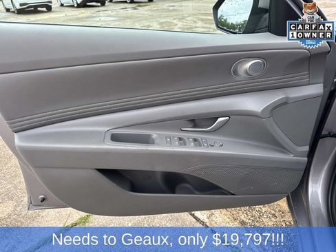 Used 2025 Hyundai Elantra SEL FWD image 37
