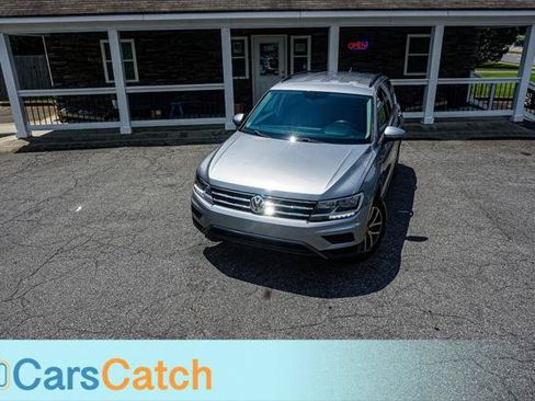 Used 2021 Volkswagen Tiguan SE FWD image 3