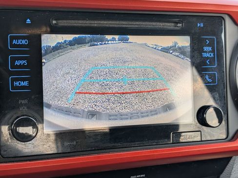 Used 2019 Toyota Tacoma TRD Sport image 9