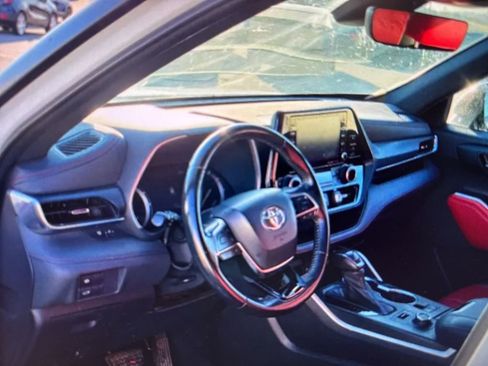 Used 2021 Toyota Highlander XSE image 7