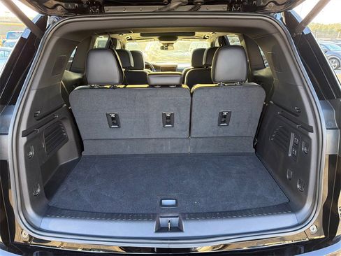 Used 2025 GMC Acadia Denali image 18