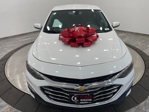 Used 2022 Chevrolet Malibu LT image 2