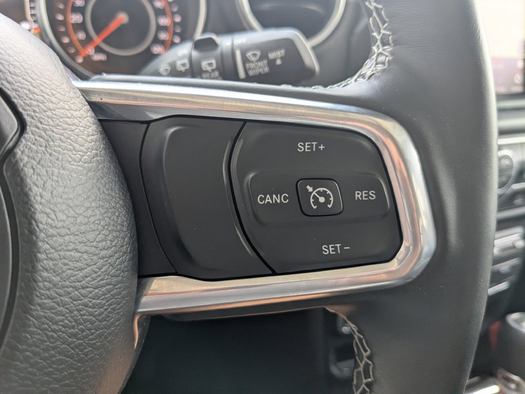Used 2023 Jeep Wrangler Unlimited Sahara w/ Cold Weather Group AWD/4WD image 24