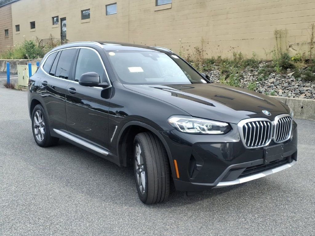 Used 2024 BMW X3 xDrive30i w/ Premium Package AWD/4WD image 4