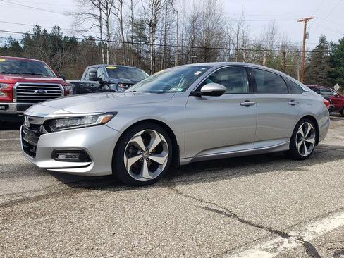 Used 2018 Honda Accord Touring image 8