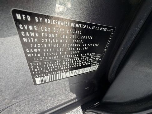 Used 2022 Volkswagen Tiguan SE R-Line AWD/4WD image 32