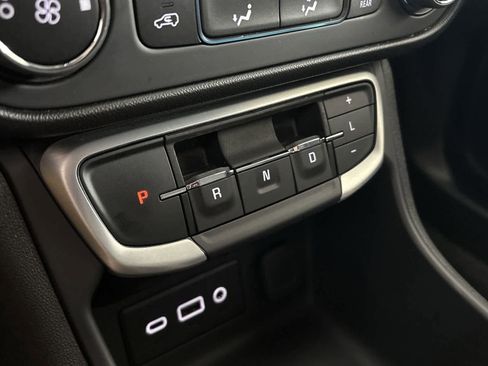 Used 2024 GMC Terrain SLE image 15