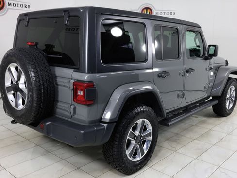 Used 2019 Jeep Wrangler Unlimited Sahara w/ Safety Group AWD/4WD image 3