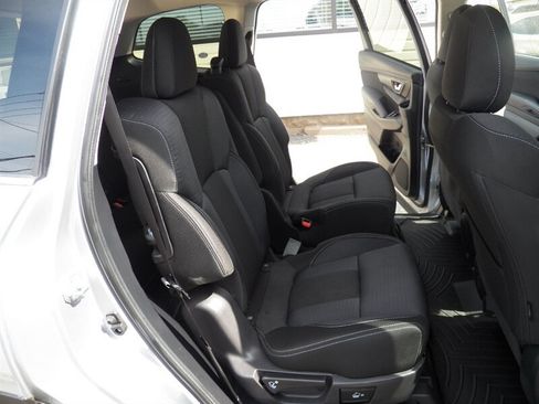 Used 2023 Subaru Ascent Premium w/ Convenience Package AWD/4WD image 14