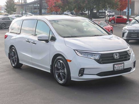 Used 2024 Honda Odyssey Elite image 5