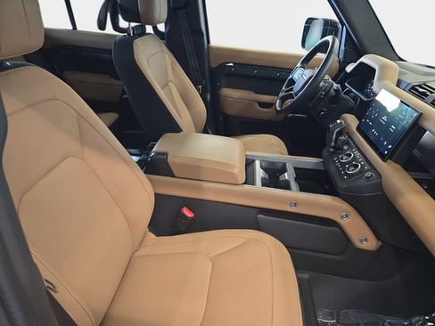 Certified 2025 Land Rover Defender 110 V8 AWD/4WD image 12