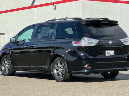 Used 2015 Toyota Sienna SE w/ SE Preferred Package FWD image 7
