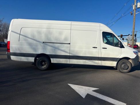 Used 2025 Mercedes-Benz Sprinter 3500 image 6