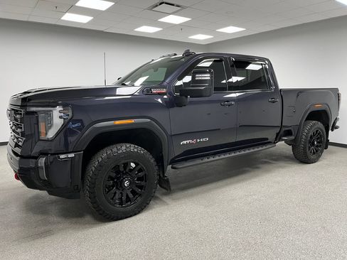Used 2024 GMC Sierra 2500 AT4 w/ AT4 Premium Plus Package AWD/4WD image 6