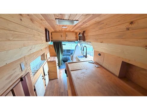 Used 2017 Chevrolet Express 2500 Extended RWD image 17