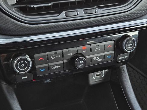 Used 2022 Jeep Compass Trailhawk w/ Trailhawk Convenience Group image 22