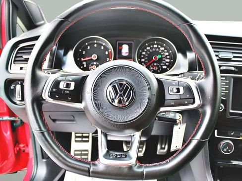 Used 2017 Volkswagen GTI S image 11