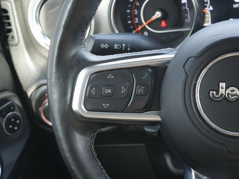 Used 2020 Jeep Wrangler Unlimited Sahara image 16