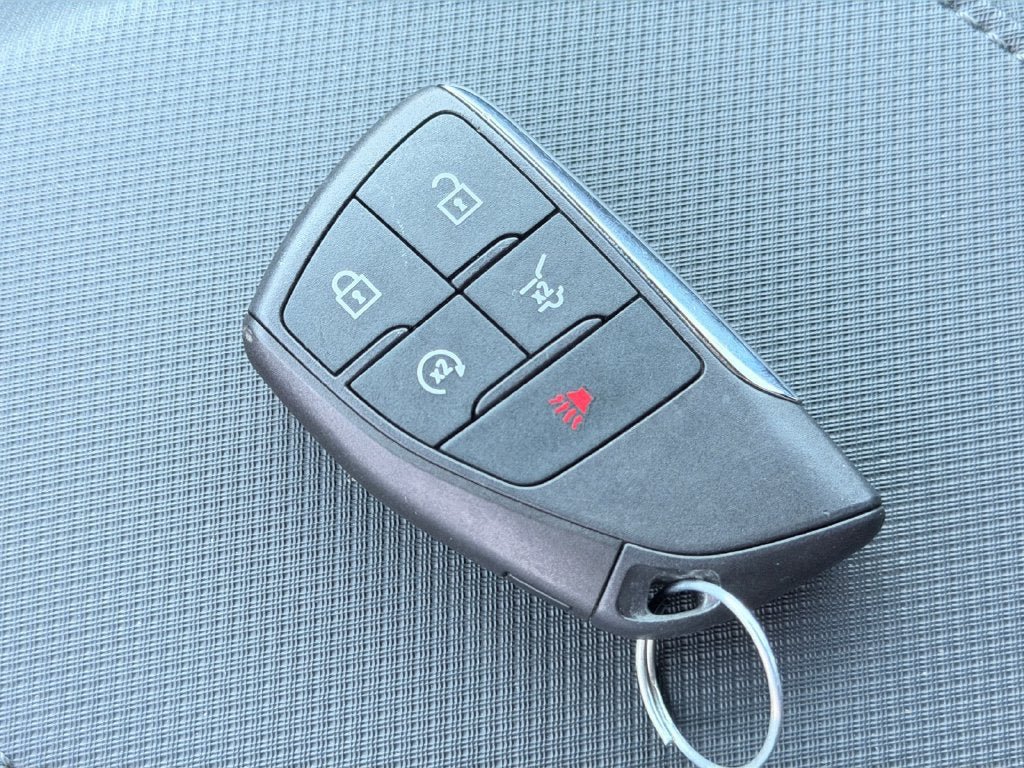 Used 2024 Chevrolet Equinox EV RS FWD image 32
