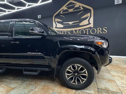 Used 2021 Toyota Tacoma 4x4 Double Cab image 11
