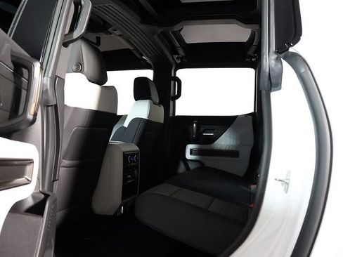 Used 2025 GMC Hummer EV 2X w/ LPO, Illumination Package AWD/4WD image 17