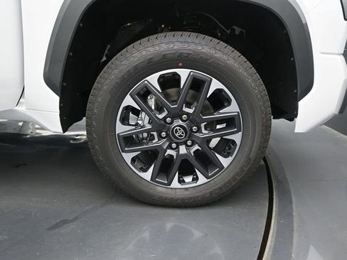 New 2026 Toyota Tundra Limited AWD/4WD image 16