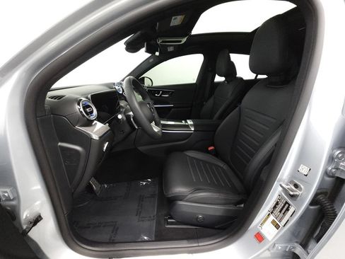 Certified 2025 Mercedes-Benz GLC 300 4MATIC image 8