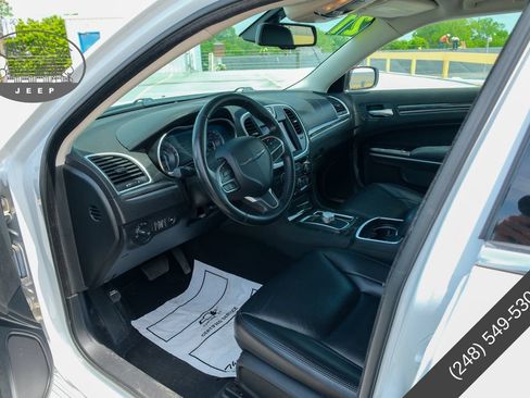 Used 2021 Chrysler 300 Touring L AWD/4WD image 14