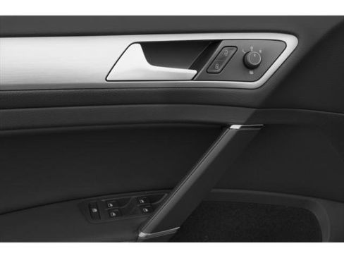 Used 2015 Volkswagen Golf S image 20