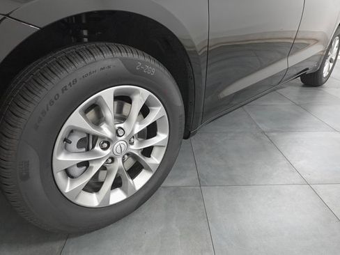 New 2026 Chrysler Pacifica Select image 34