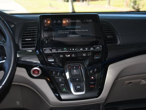 Used 2023 Honda Odyssey Elite image 18