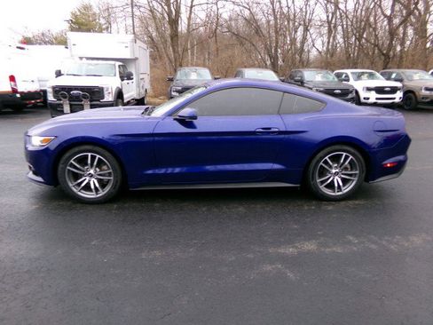 Used 2016 Ford Mustang Premium image 6