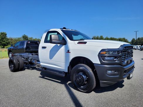 New 2025 RAM 3500 Tradesman image 12