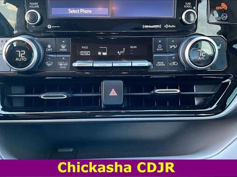 Used 2022 Toyota Highlander XLE image 15