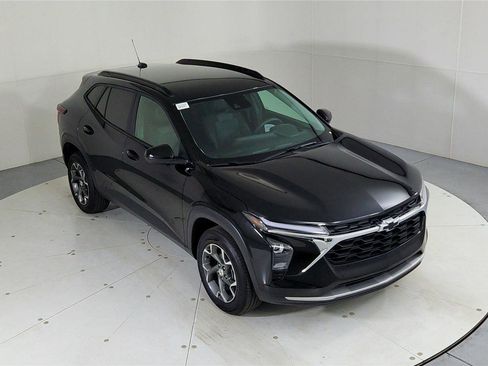 Used 2024 Chevrolet Trax LT image 13