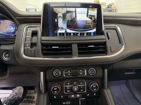 Used 2022 Chevrolet Tahoe Z71 w/ Luxury Package AWD/4WD image 17