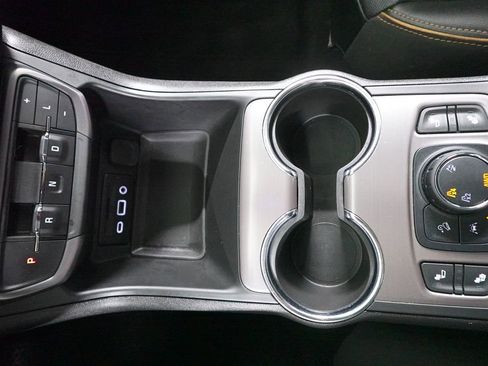 Used 2024 GMC Terrain AT4 image 21