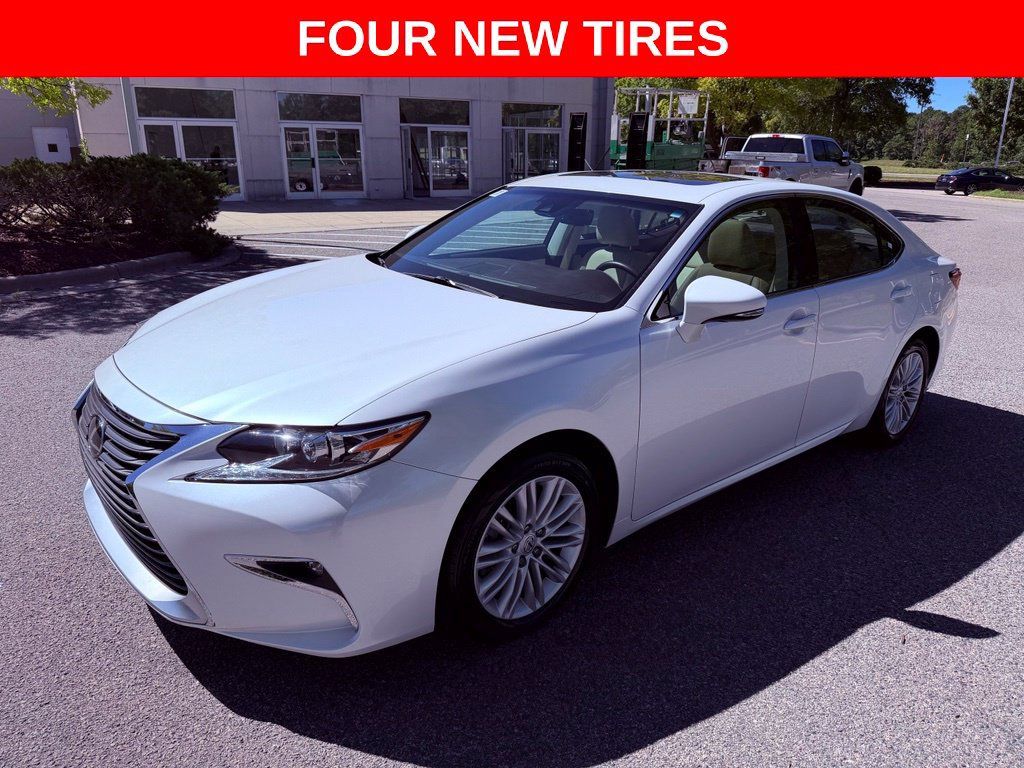 Used 2017 Lexus ES 350 w/ Accessory Package 2 FWD image 3