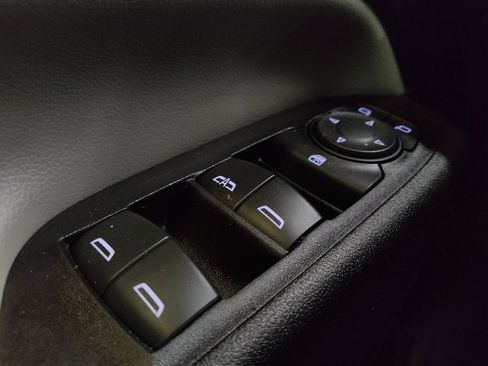 Used 2021 Chevrolet Equinox LS w/ LS Convenience Package AWD/4WD image 27